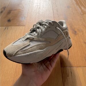Yeezy Boost 700 Salt size 6 Men / 7.5 Women